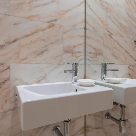 Gate To By Lovelystay Lisboa